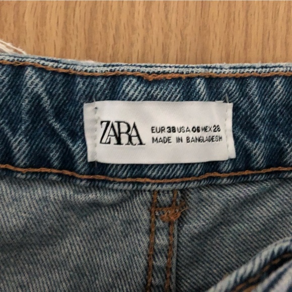 ZARA|Medium wash distressed cut off denim shorts, size 6•••Beachy Summer style - Picture 7 of 10